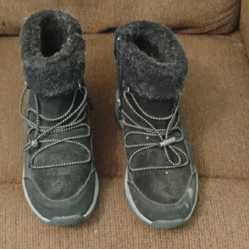 Easy Spirit Charcoal Kids Boots